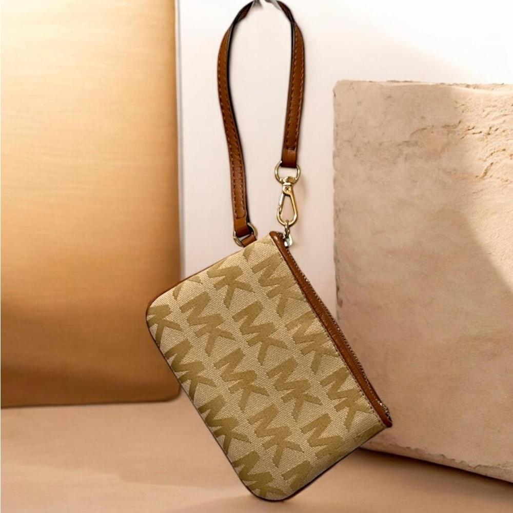 NWT - Michael Kors Jet Set Signature Monogram Wristlet